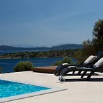Villa Nema *